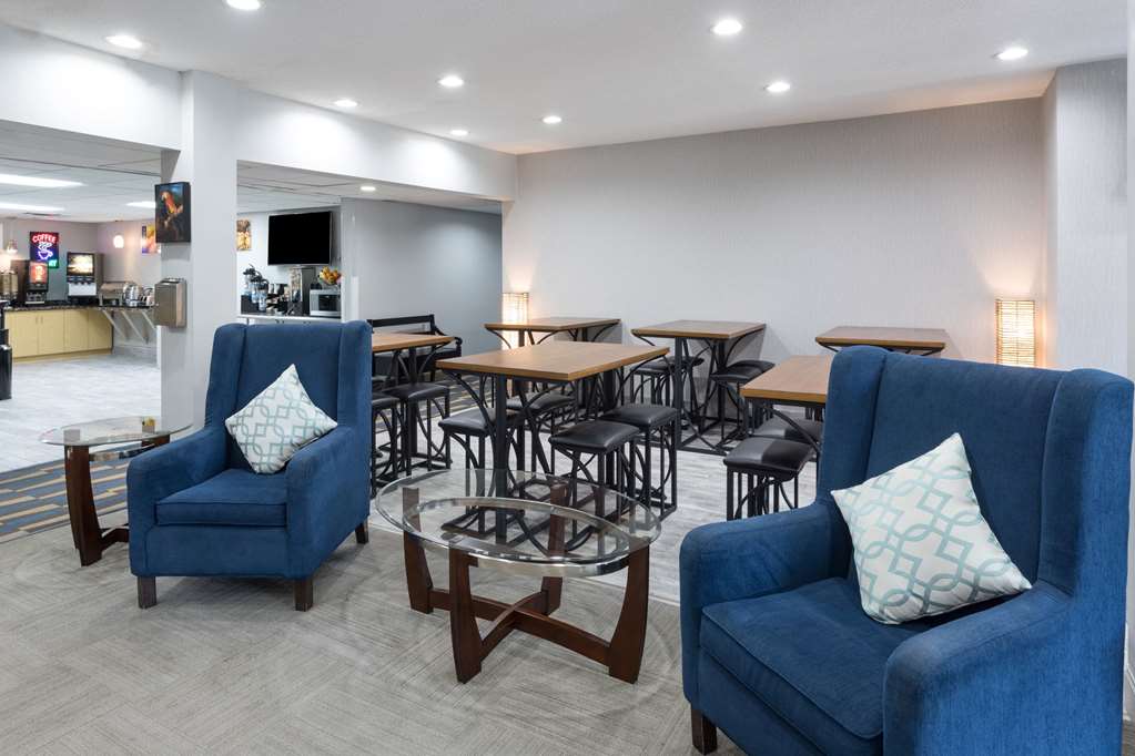 Microtel Inn & Suites by Wyndham Stockbridge Atlanta I 75 - photo 49