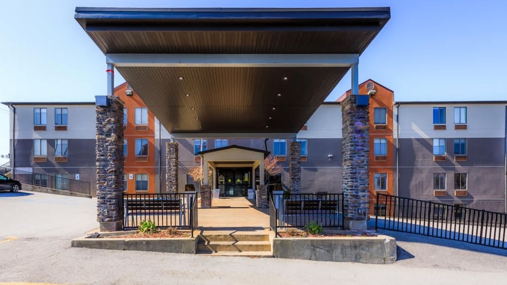 Holiday Inn Express Osage Beach Lake Of The Ozarks by IHG — hotel in Osage Beach