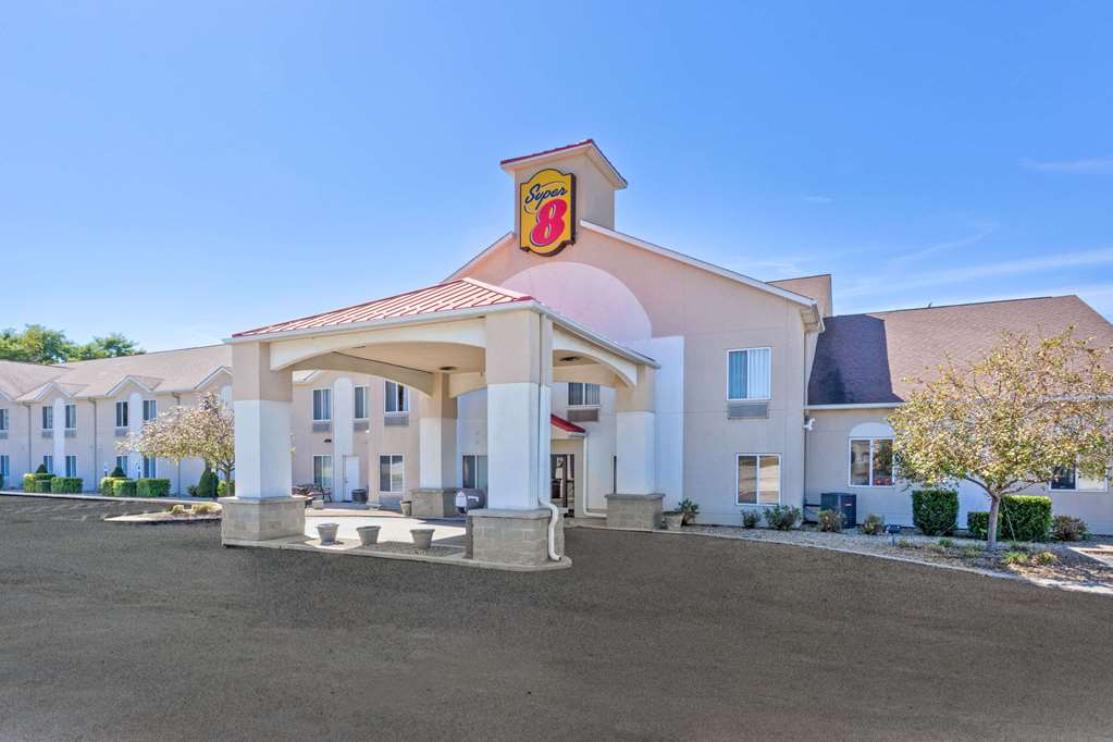 Super 8 by Wyndham Cloverdale - featured photo