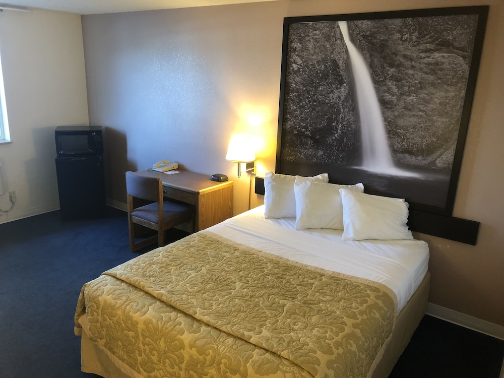 Super 8 by Wyndham Pendleton - photo 17