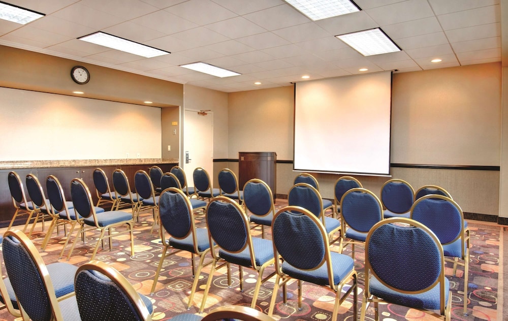 Orange County Hotel - photo 35