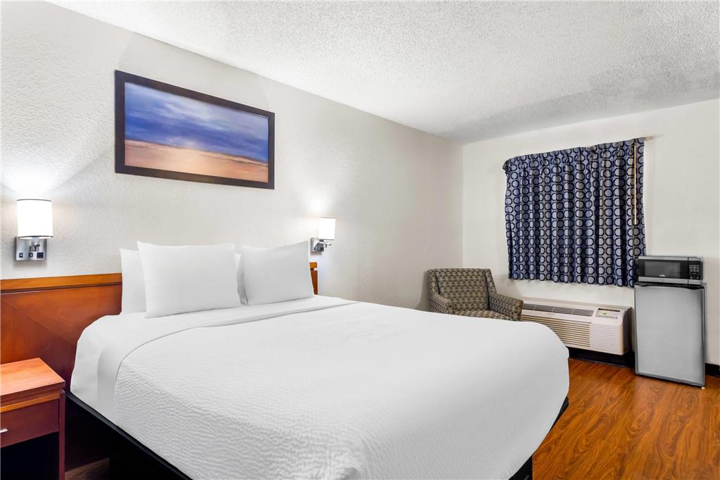 Travelodge Suites by Wyndham MacClenny - photo 20