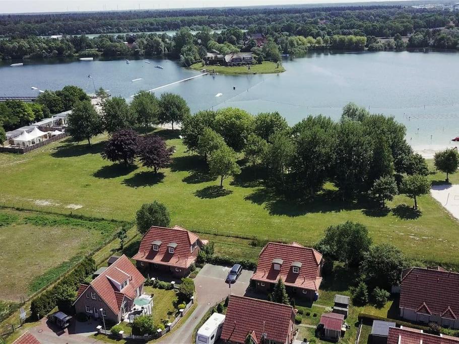 Ferienwohnung Luttje Huck Seeblick 2 — 4-Star Luxury Hotel in Aurich, Germany