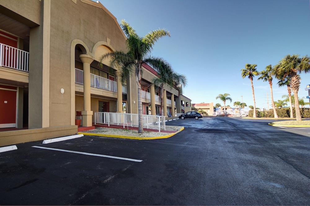 Quality Inn Kennedy Space Center - photo 78
