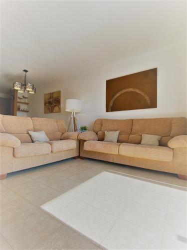 Apartment Francesca Beach with Pool in Playa de Alcudia — 4-Star Luxury Hotel in Alcudia, Spain