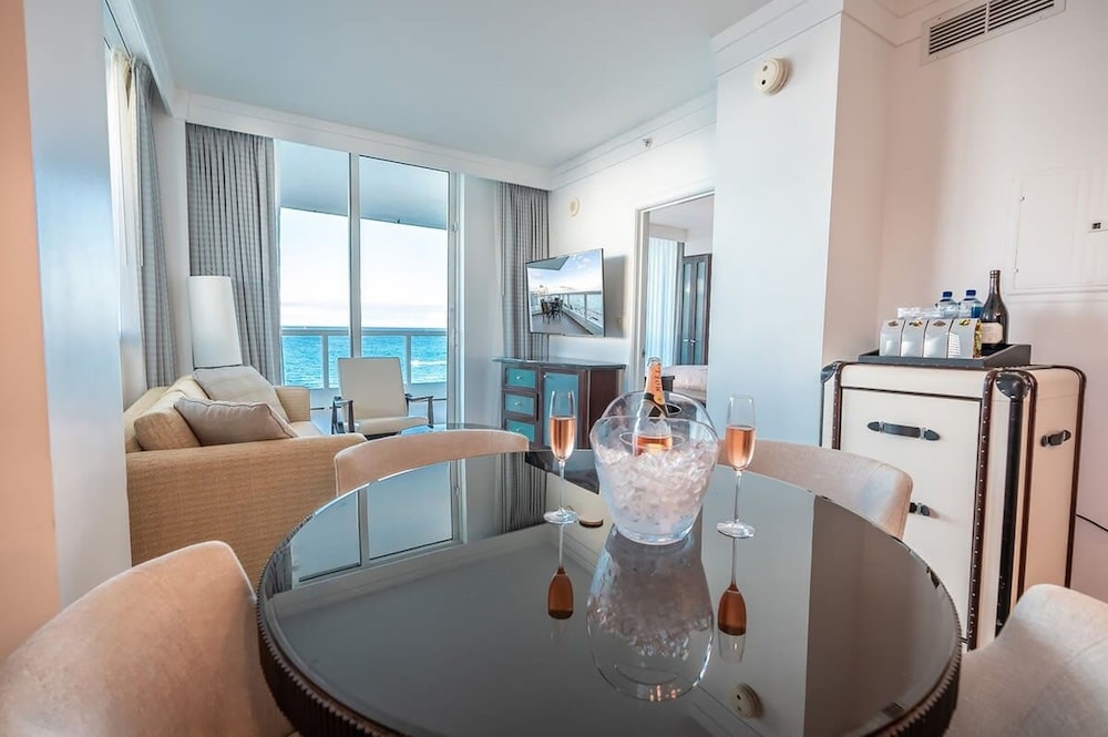 Fontainebleau Miami Beach Private Luxury Suites - photo 277