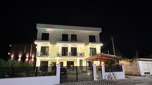 LiEl Holiday - carbon neutral hotel in Vlore
