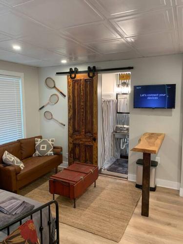 Refined Studio New Construction 1 Mile From Town — 4-Star Luxury Hotel in Pittsburgh, United States