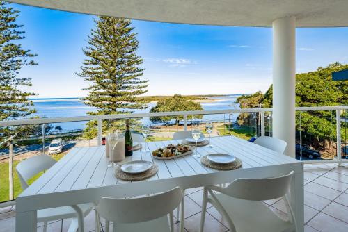 Pisces on Pumicestone Golden Beach — 4-Star Luxury Hotel in Caloundra, Australia