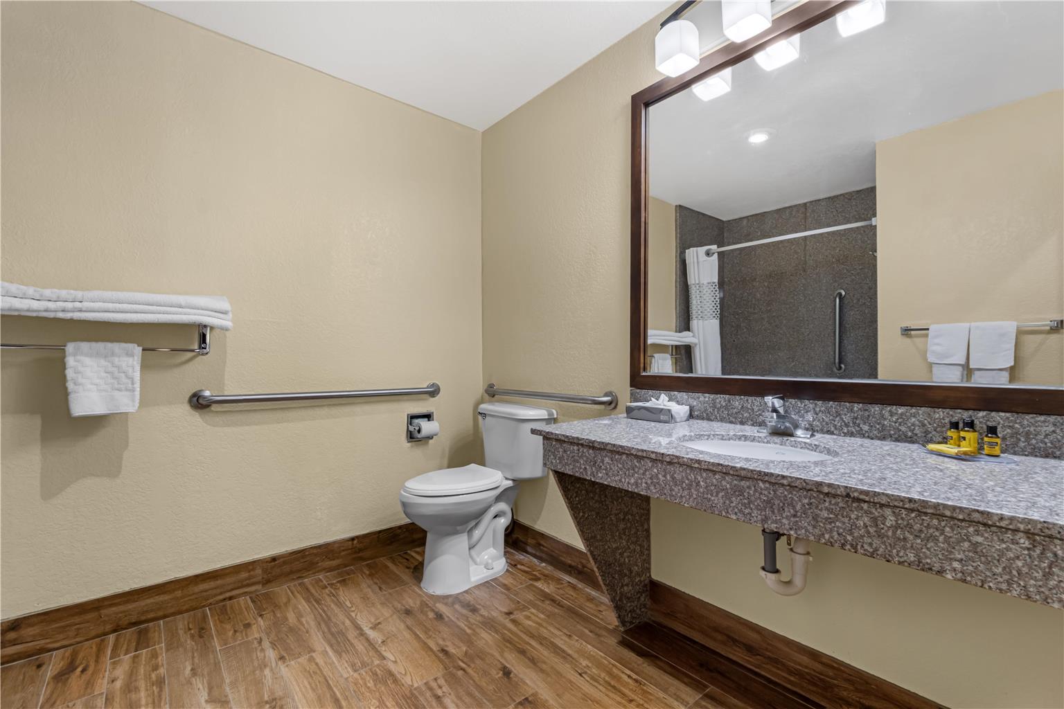 Best Western Plus Shamrock Inn & Suites - photo 36