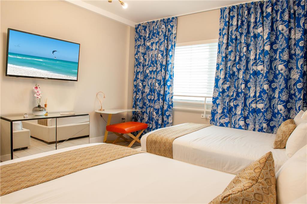 Oceanside Hotel and Suites - photo 6