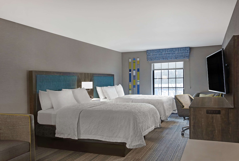 Hampton Inn Westfield - photo 13