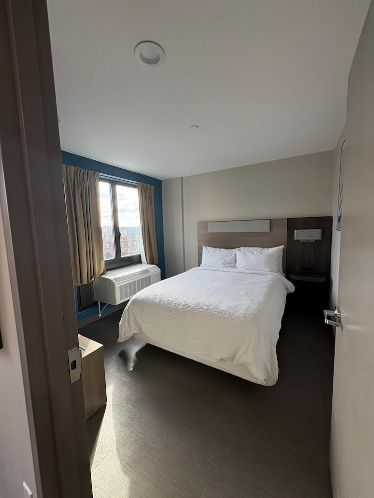 Holiday Inn Express & Suites Bronx NYC an IHG Hotel - photo 10