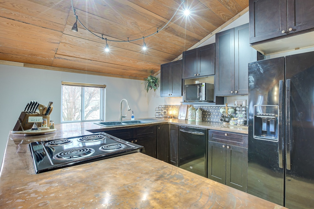 Homey Galloway Getaway on Private 7 acre Farm - photo 10