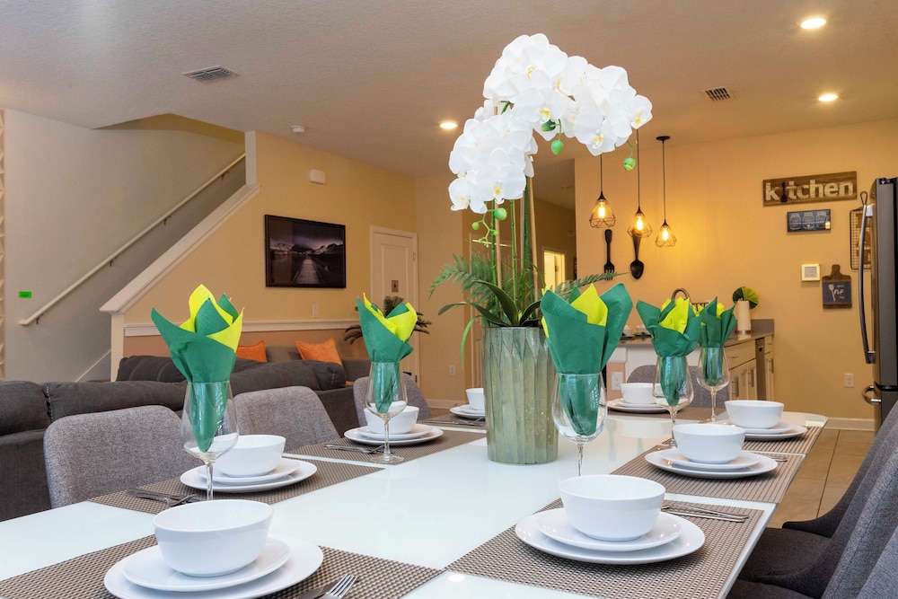 Magnificent 5Bd w Pool @ Storey Lake 4800 - photo 23