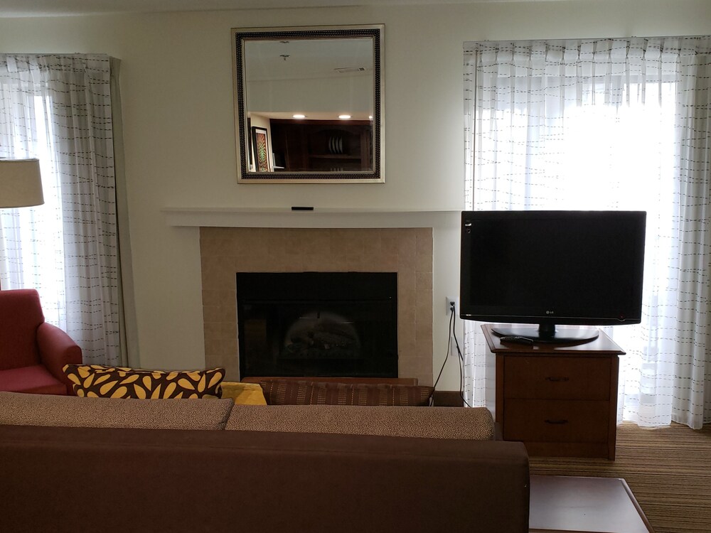 Albany Airport Inn and Suites - photo 6