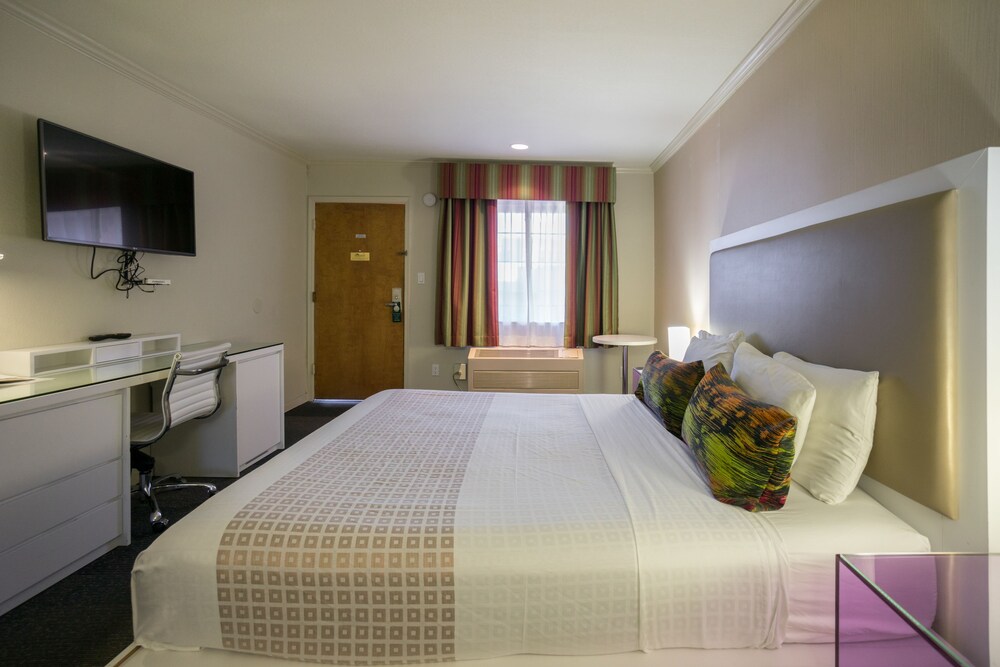 Inn at Golden Gate - photo 17