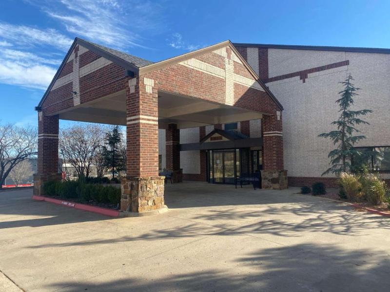 SureStay Plus Hotel by Best Western Edmond - photo 8