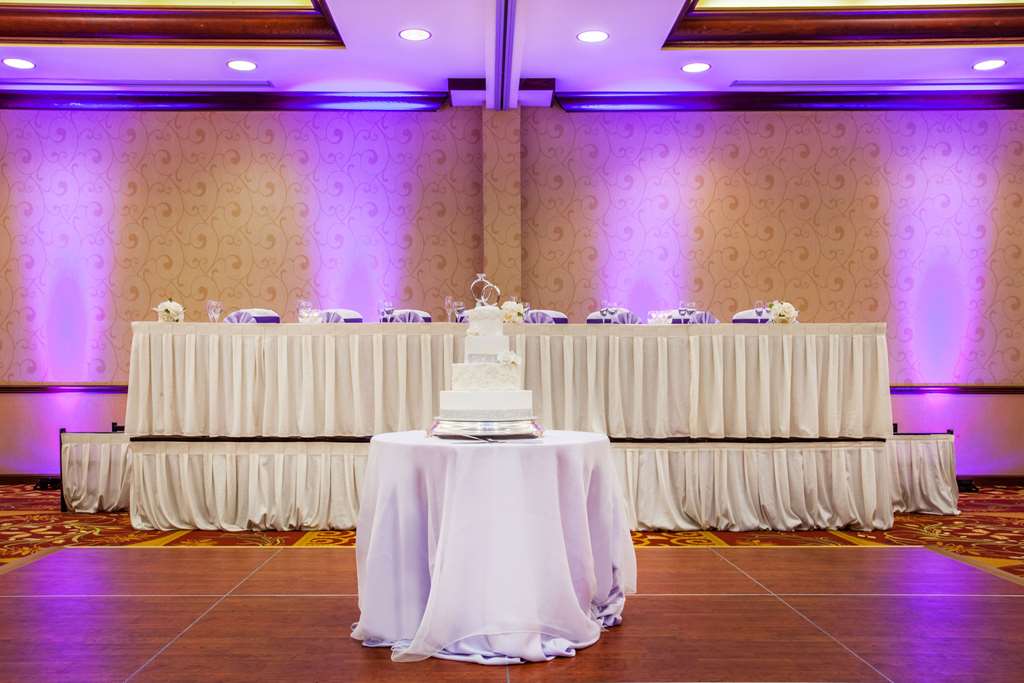 Sonesta Milwaukee West Wauwatosa - photo 17