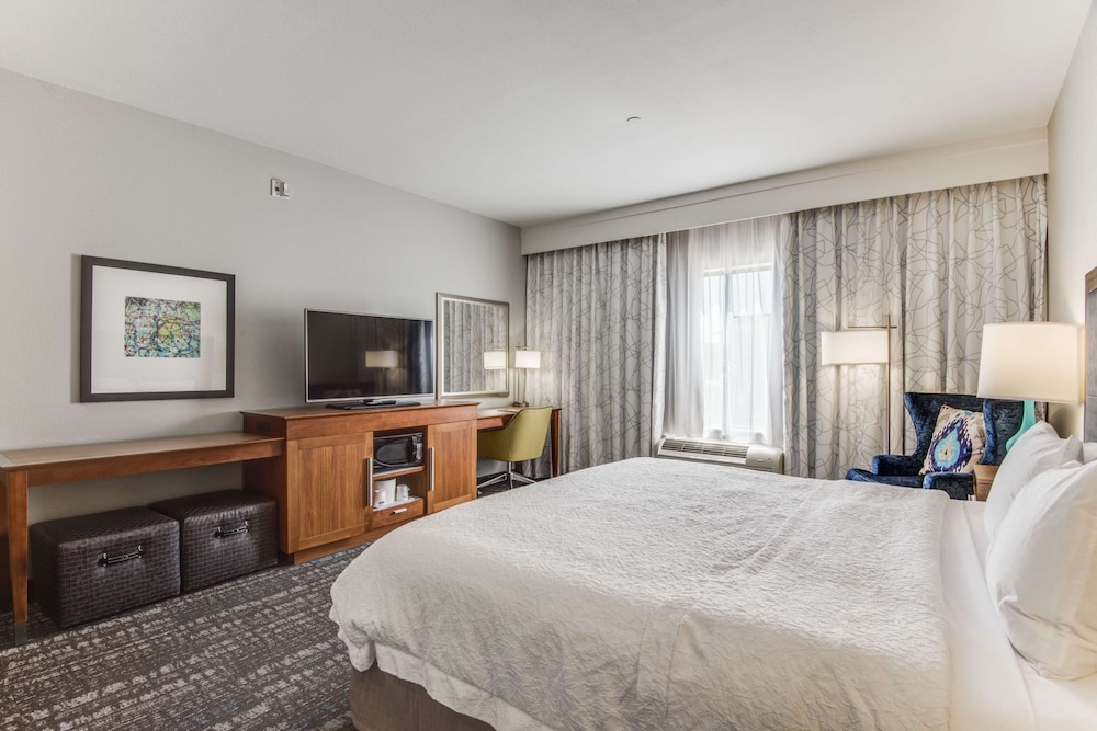 Hampton Inn & Suites Dallas Ft. Worth Airport South - photo 24