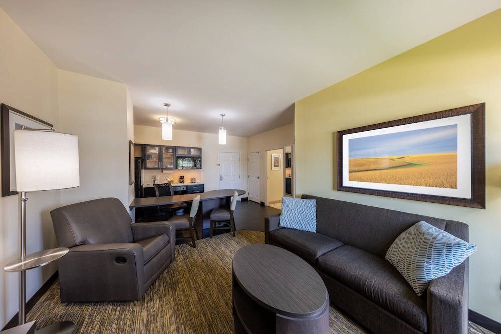 Candlewood Suites Springfield Medical District - photo 9