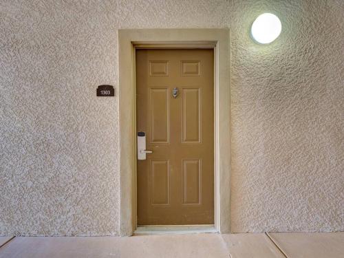 Poolside condo at Tuscana Resort with Hot Tub — 4-Star Luxury Hotel in Kissimmee, United States