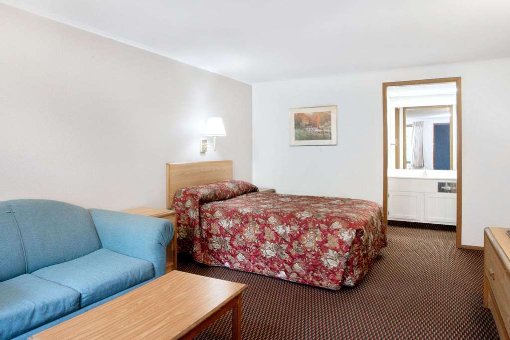 Knights Inn Pittston - photo 15