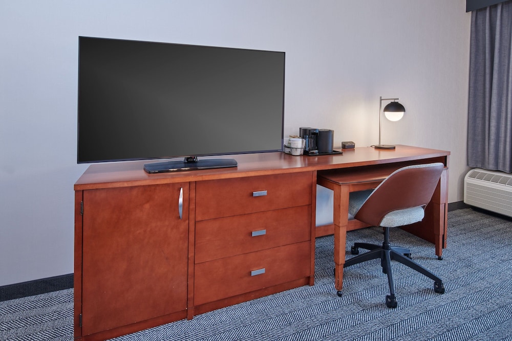 Courtyard by Marriott Detroit Livonia - photo 14