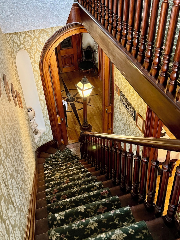 Limestone Mansion - photo 32