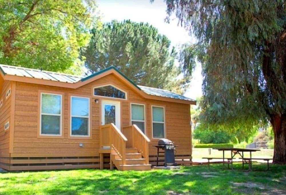 Soledad Canyon RV & Camping Resort — hotel in Acton
