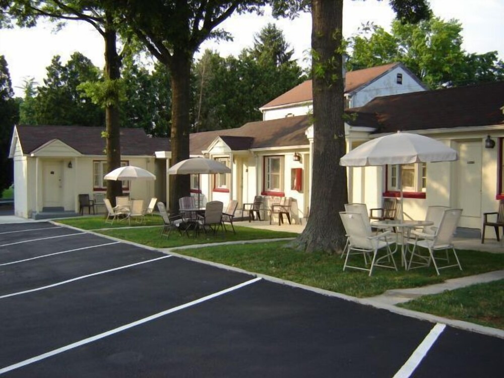 Hershey Travel Inn - photo 12