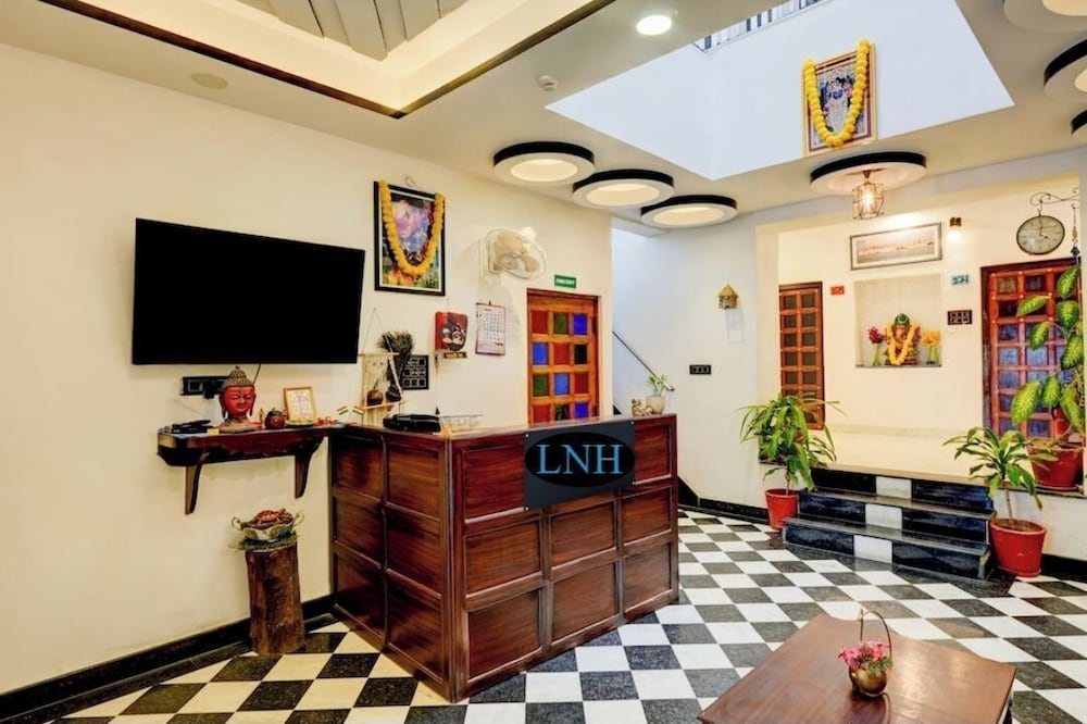 Lake N Hill View - last minute hotel in Udaipur