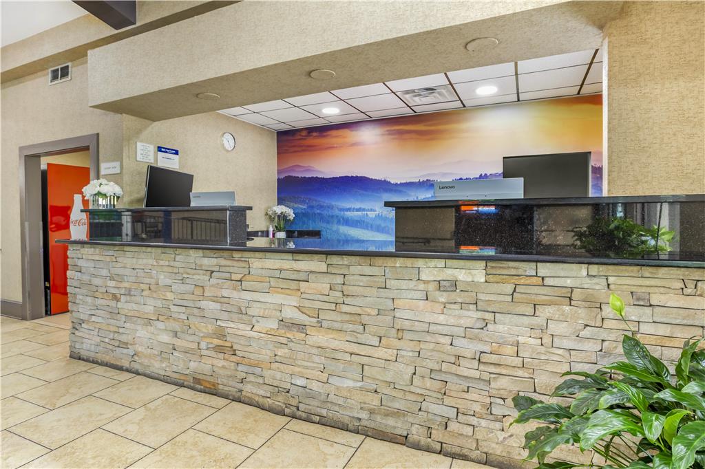 Best Western Asheville Blue Ridge Parkway - photo 5