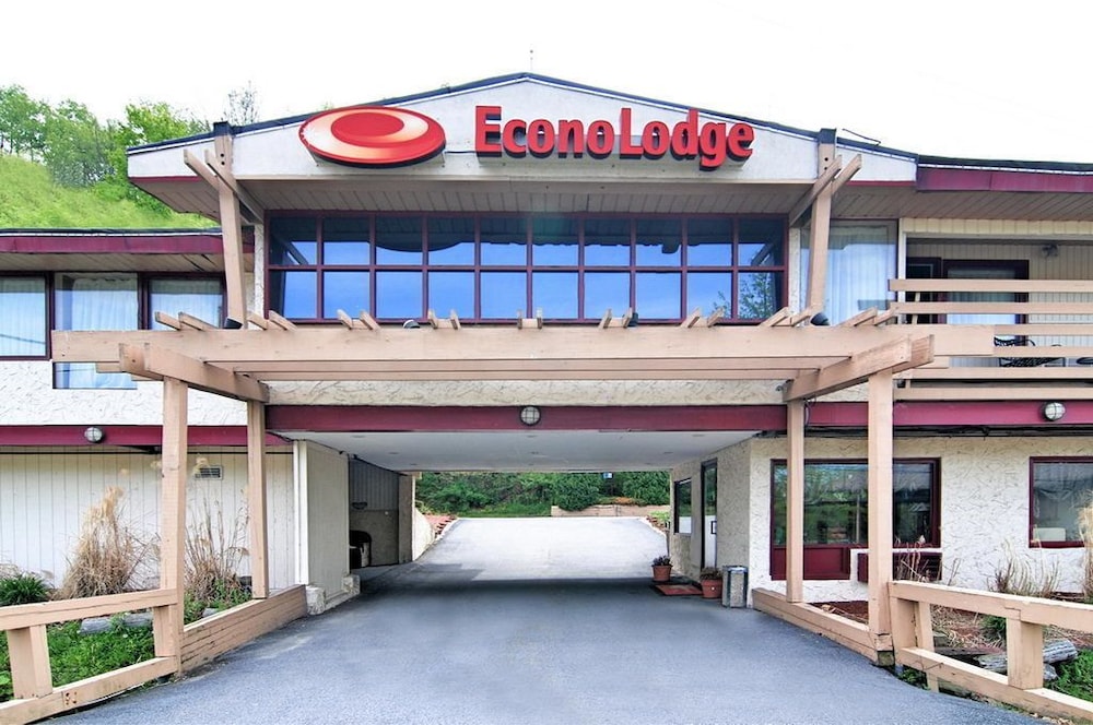 Econo Lodge Clarks Summit Scranton - photo 27