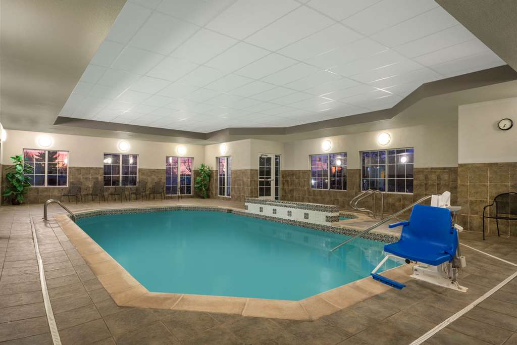 La Quinta Inn & Suites by Wyndham Loveland Estes Park - photo 2