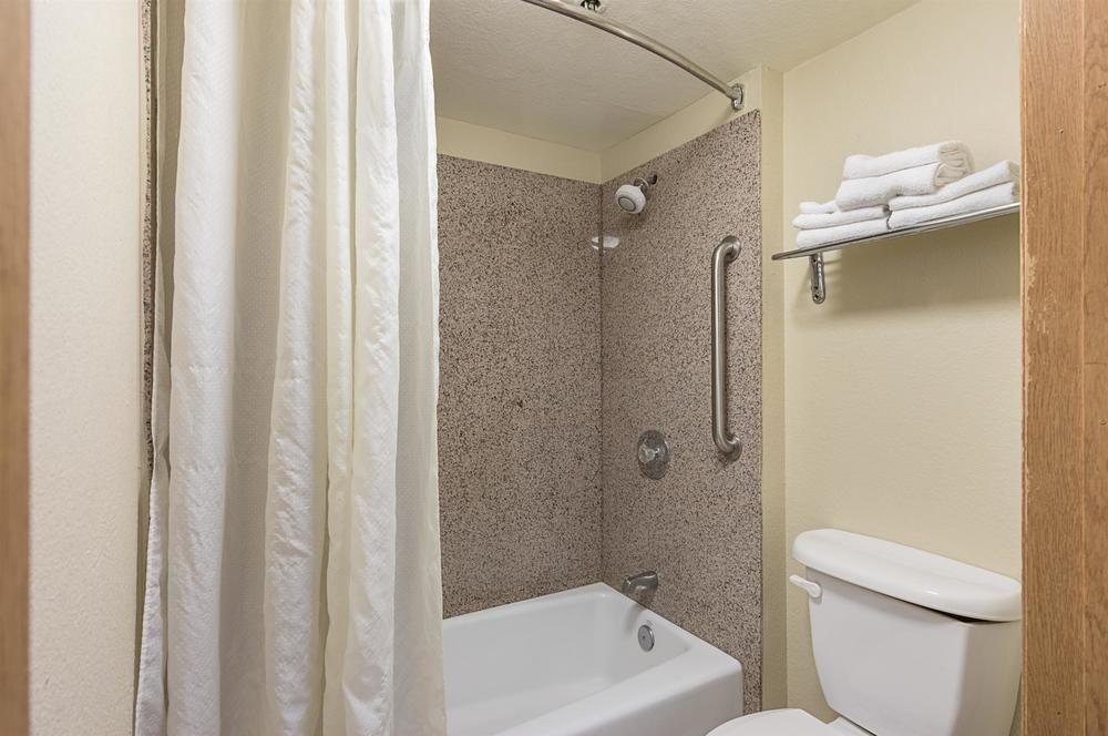 Bella Vista Inn - photo 23