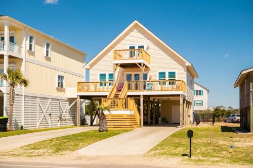 Barrycuda by Oak Island Accommodations - photo 23