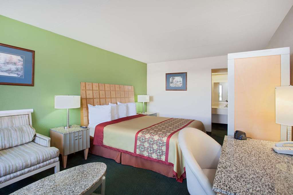 Days Inn by Wyndham Greeneville - photo 5