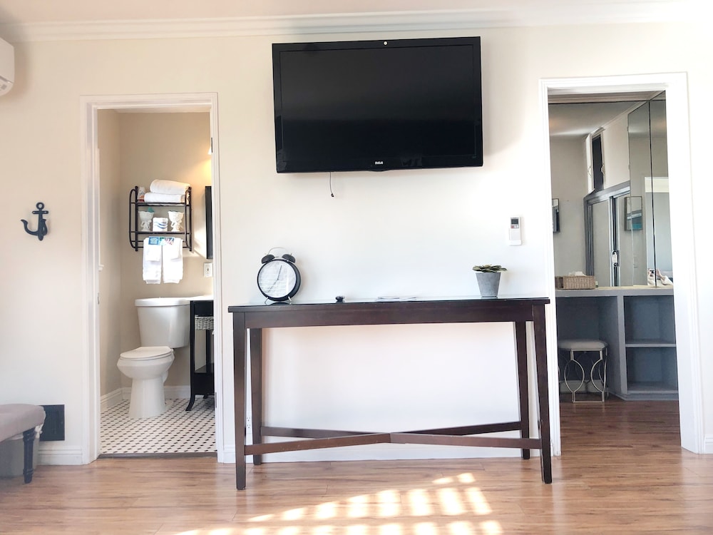 Laguna Cove Hotel - photo 20