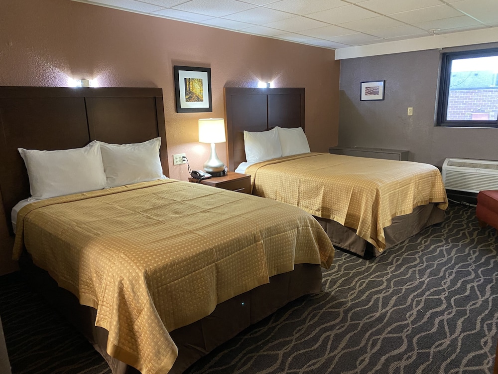 Economy Inn North Randall - photo 11