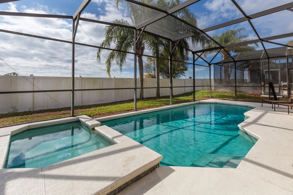 Sunshine Station Spacious 4 bed Windsor Palms resort home that's close to Disney - photo 15