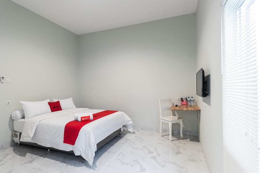 RedDoorz Plus near RS USU Medan 2 in Medan, Indonesia