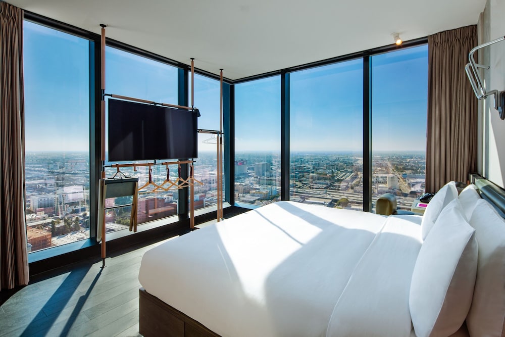 Moxy Downtown Los Angeles - photo 13