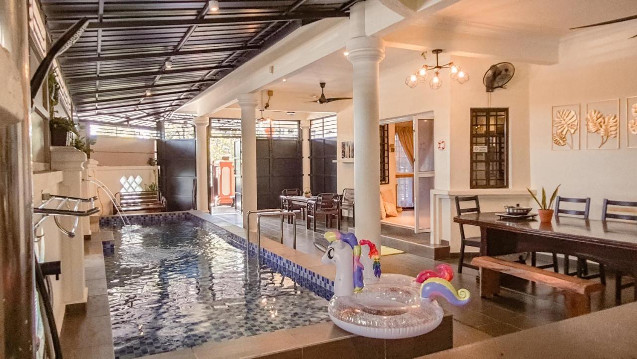 Pool Villa Max Bath Tub BBQ Steamboat Party 5Bedroom 23Pax Full Airconditioned — 4-Star Luxury Hotel in Malacca, Malaysia