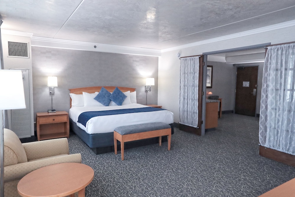 Emerald Queen Hotel & Casino Fife - photo 8