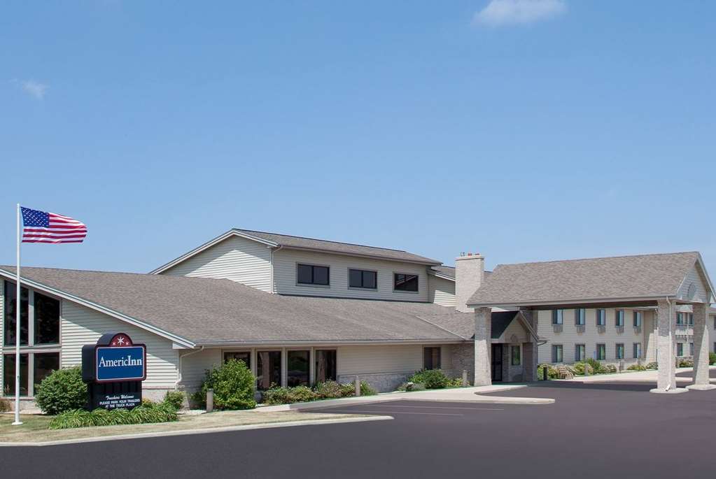 AmericInn by Wyndham Webster City - photo 2