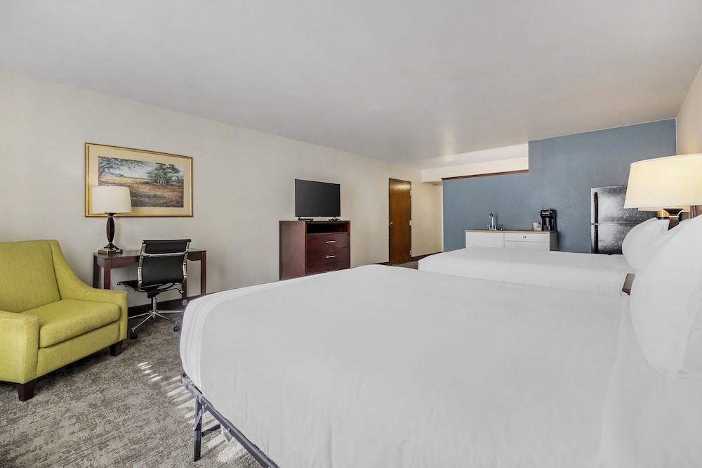 Seaport Inn and Suites - photo 9