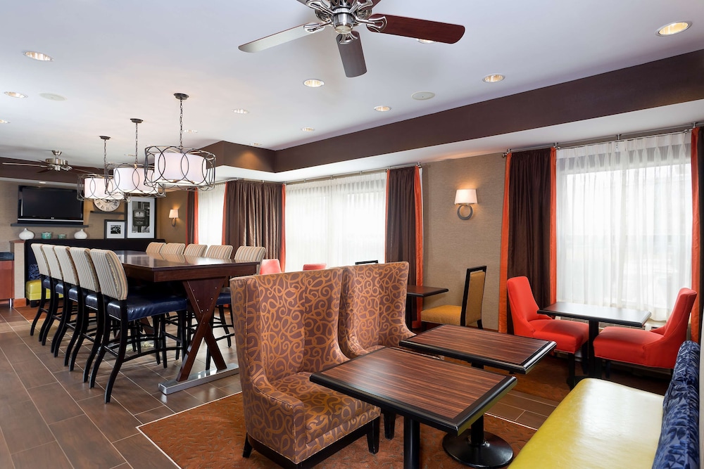 Hampton Inn Akron Fairlawn - photo 27