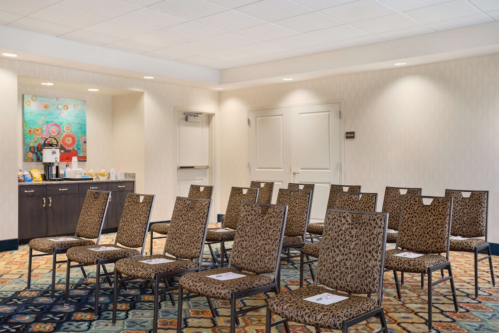 Hampton Inn & Suites West Des Moines SW Mall Area - photo 25