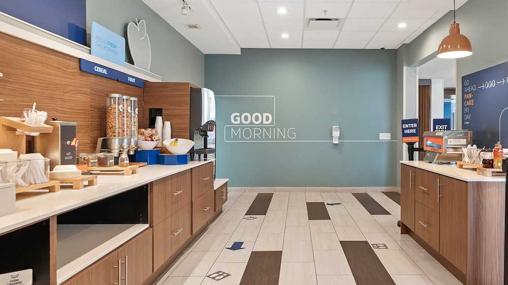 Holiday Inn Express and Suites Macon North - photo 47